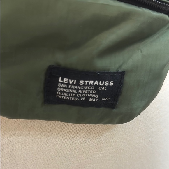 Levi's Green Waist Bag - Picture 2 of 4